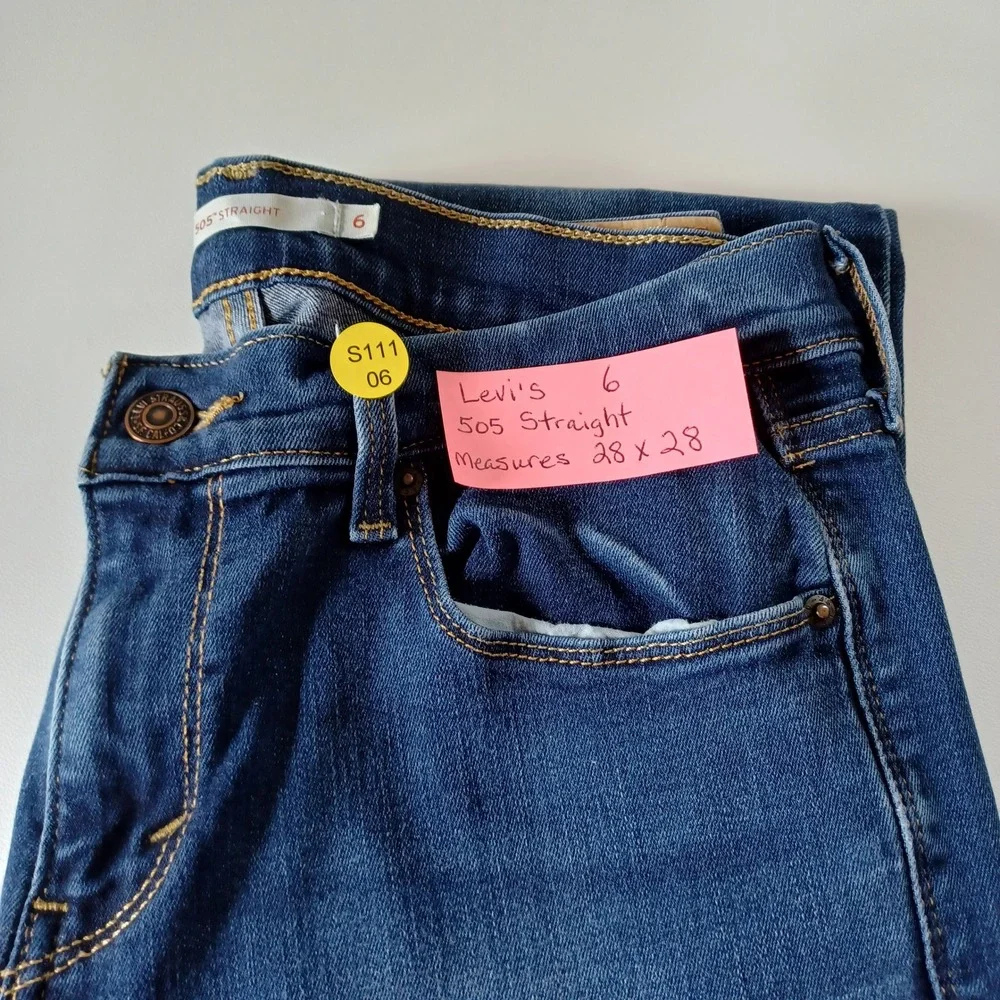 Levi's Jeans Womens 6 Blue 505 Straight Leg Dark Wash Stretch Denim S111-06